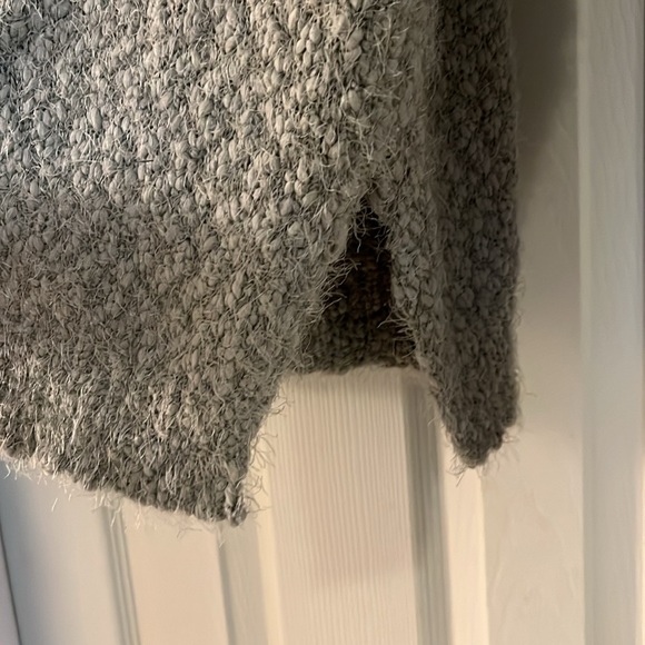 Ladies sweater sage green. Large very soft and warm V-neck. NWT - Picture 4 of 6